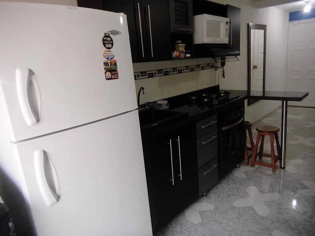 Homestay Habitacion En Apto Los Ositos Medellin Colombia