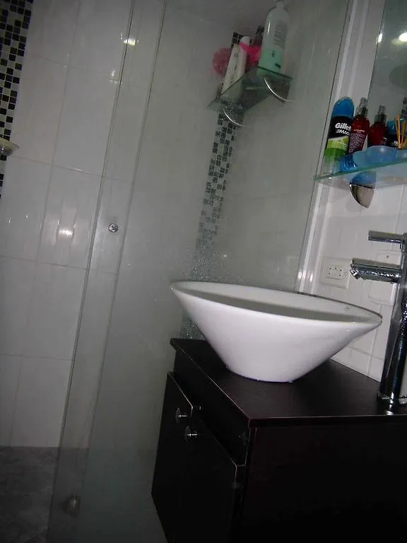 Habitacion En Apto Los Ositos Medellin 0*,