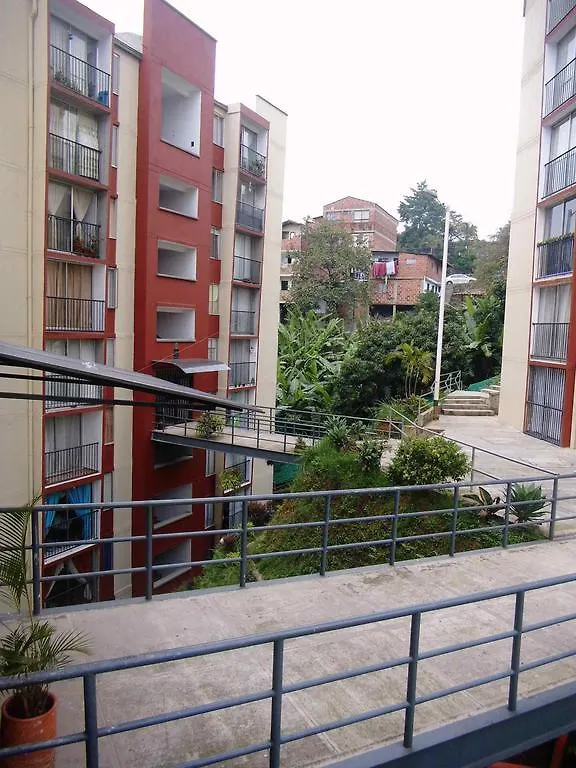 Habitacion En Apto Los Ositos Medellin 0*,