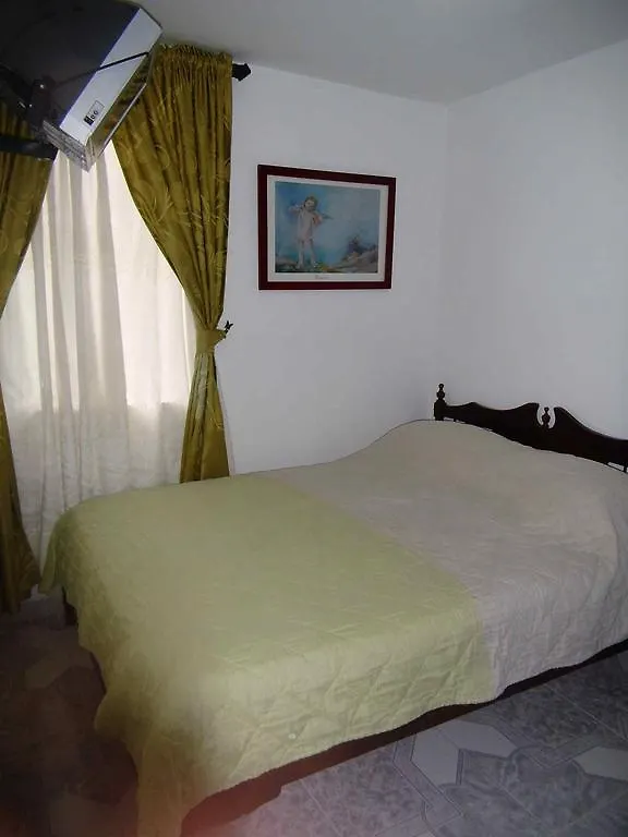 Homestay Habitacion En Apto Los Ositos Medellin