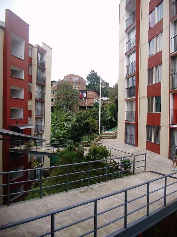 Habitacion En Apto Los Ositos Μεντεγίν